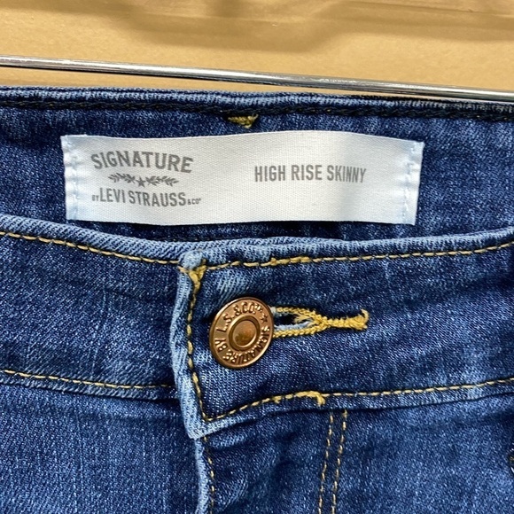 Signature by Levi Strauss Womans Sz 16 High Rise Skinny Jeans Stretch - Picture 3 of 7